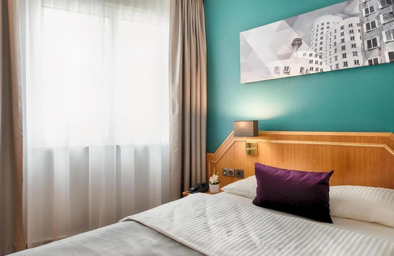 Leonardo Hotel Duesseldorf City Center 4*, Düsseldorf