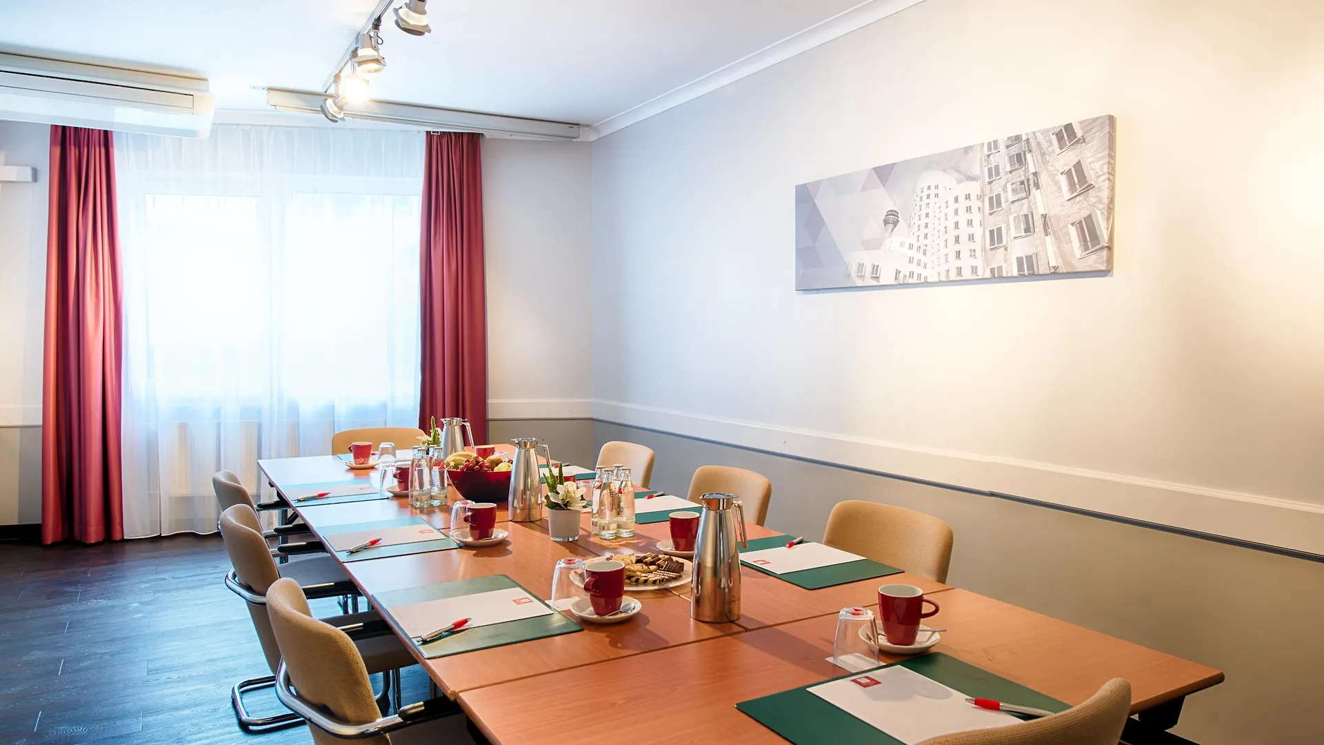 Leonardo Hotel Duesseldorf City Center 4*, Dusseldorf